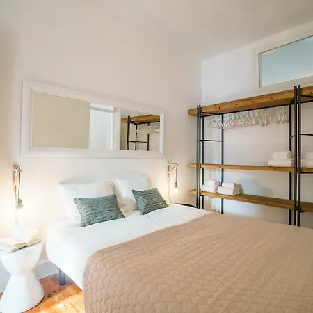 Art Apartment *